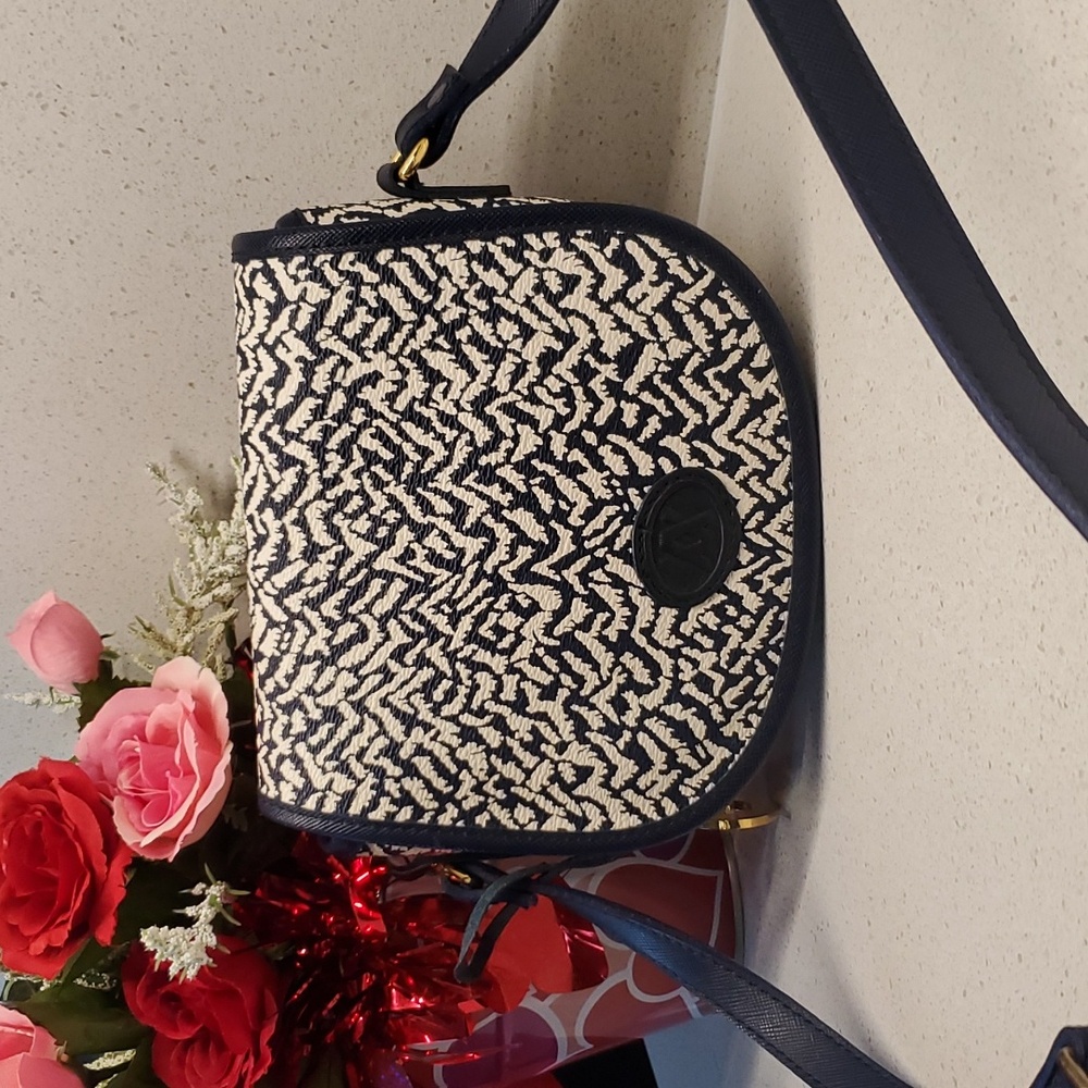 RARE Print Design ADRIENNE VITTADINI crossbody bag